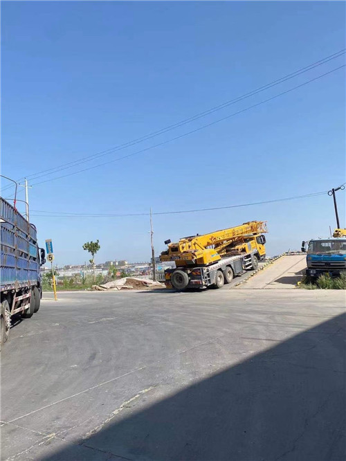 石台县25吨吊车的租赁价格大概是多少？