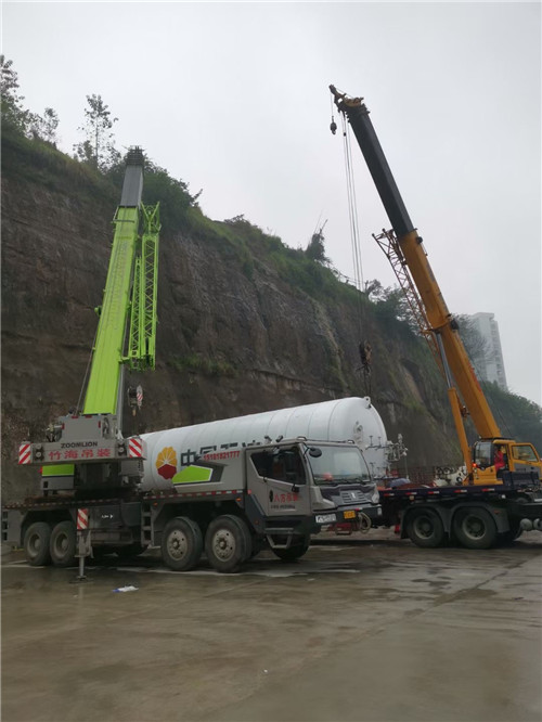 石台县“不怕风雨冻”—— 吊车的 “恶劣环境适应” 技术
